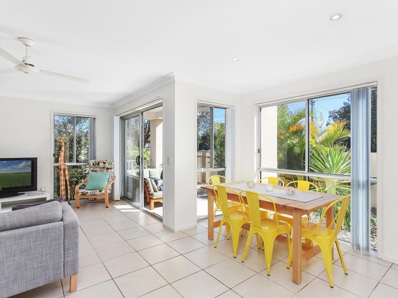 2/30 Twenty Fifth Avenue, Palm Beach QLD 4221