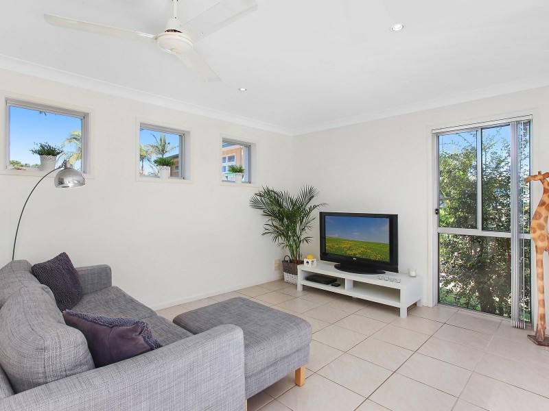 2/30 Twenty Fifth Avenue, Palm Beach QLD 4221