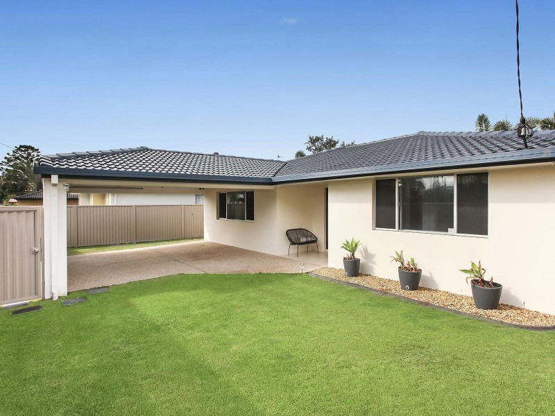 12 Merauke Avenue, Palm Beach QLD 4221