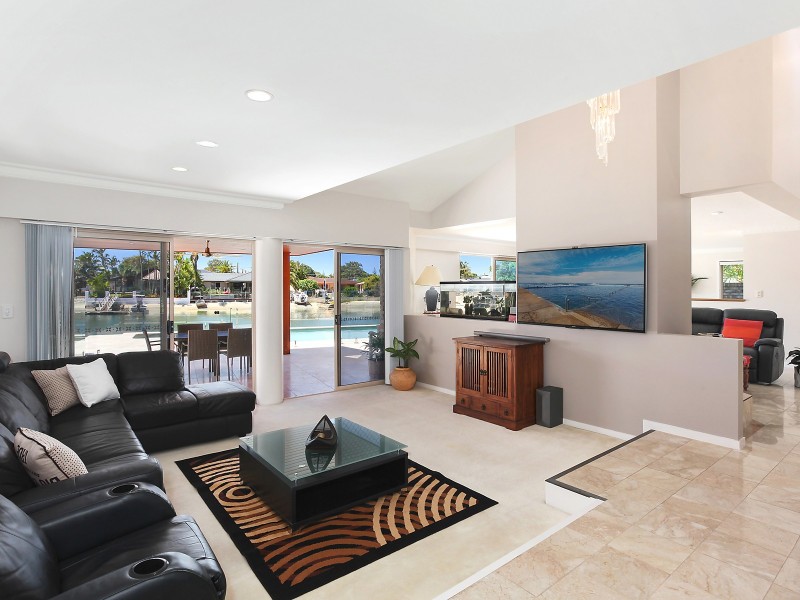 240 Mallawa Drive, Palm Beach QLD 4221