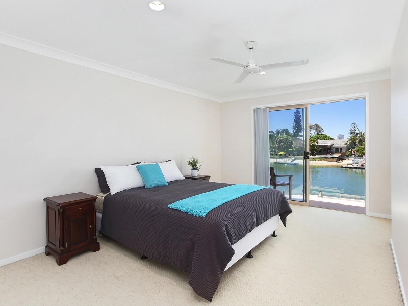 240 Mallawa Drive, Palm Beach QLD 4221