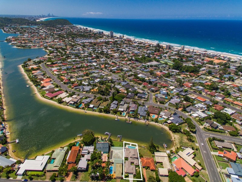 240 Mallawa Drive, Palm Beach QLD 4221