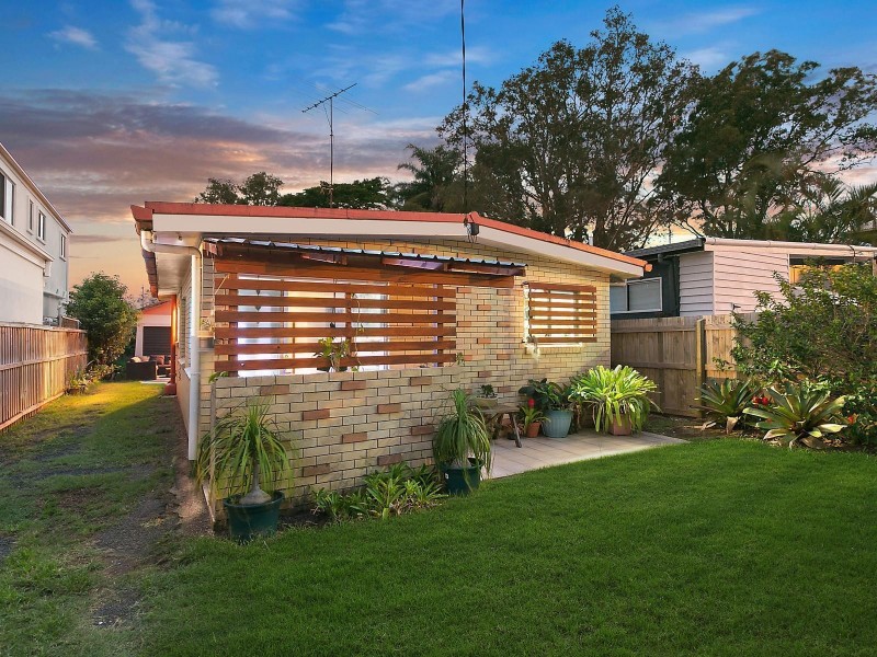 33 Twenty Fifth Avenue, Palm Beach QLD 4221