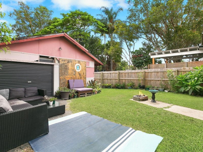 33 Twenty Fifth Avenue, Palm Beach QLD 4221