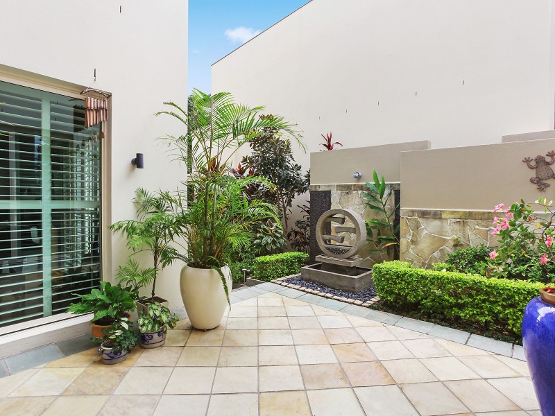 709 Glades Drive, Robina QLD 4226