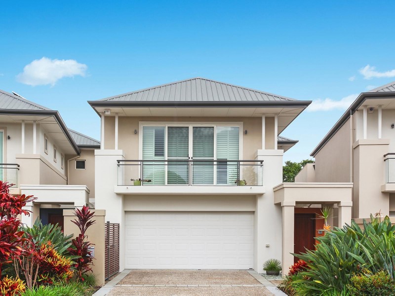 709 Glades Drive, Robina QLD 4226