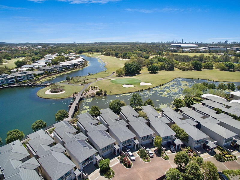 709 Glades Drive, Robina QLD 4226