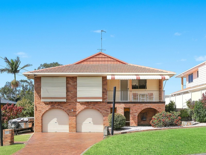 7 Crest Drive, Elanora QLD 4221