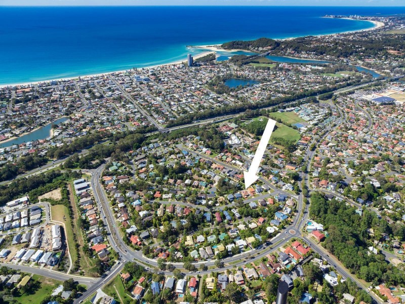 7 Crest Drive, Elanora QLD 4221