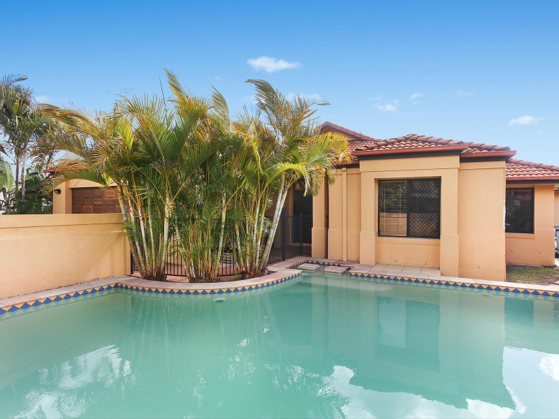 17 Tipuana Drive, Elanora QLD 4221