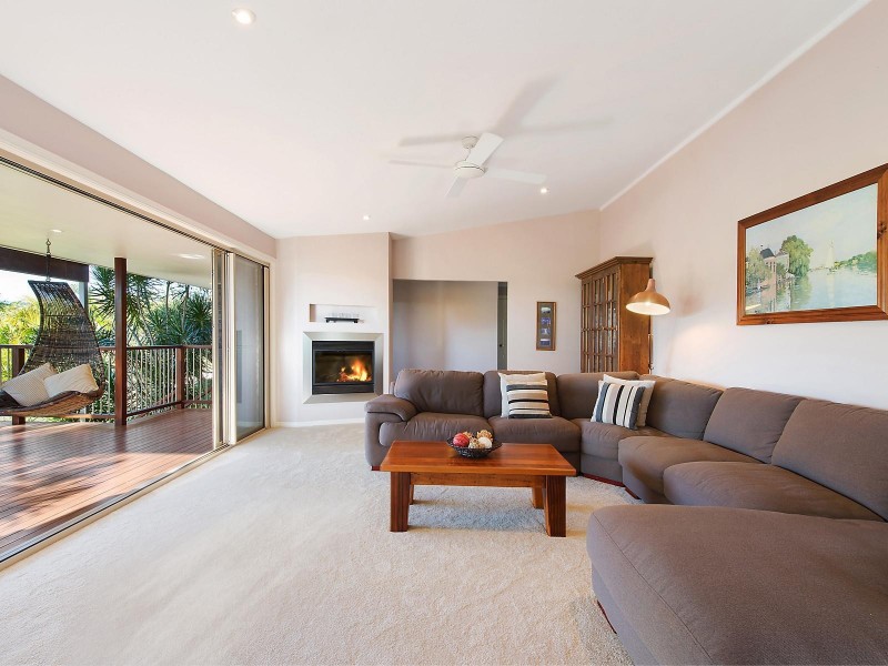 23 Jarrahdale Drive, Elanora QLD 4221