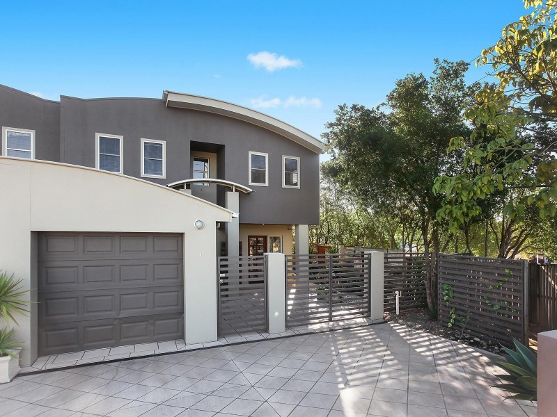 1/142 Smith Street, Southport QLD 4215