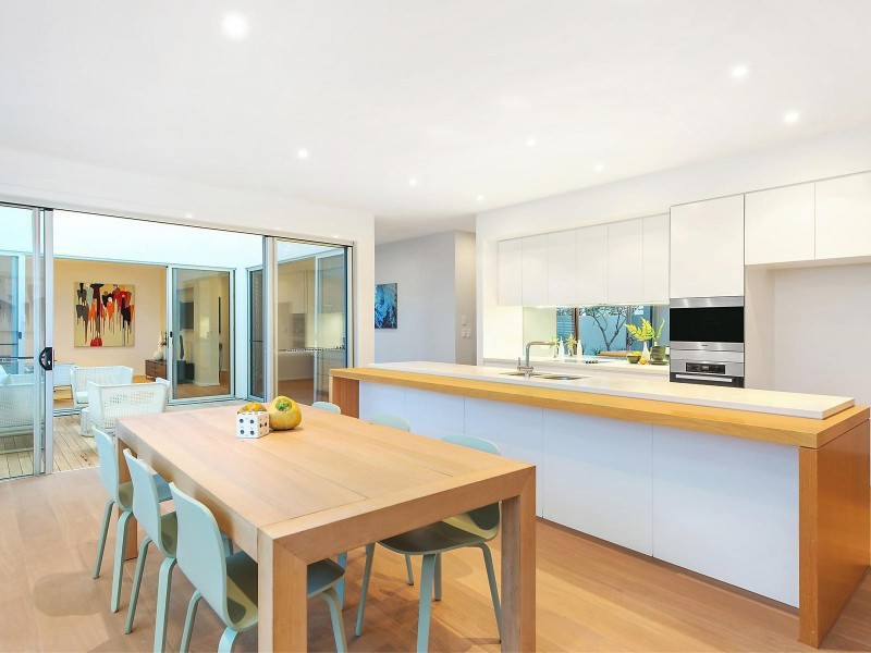 15a Fourteenth Avenue, Palm Beach QLD 4221