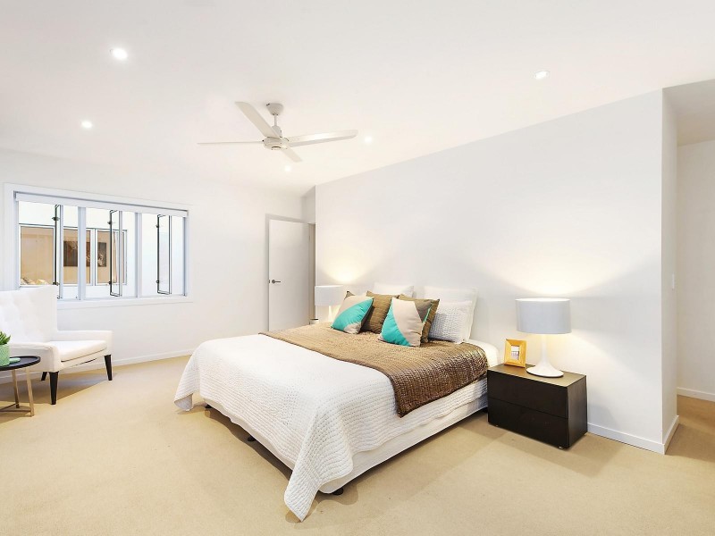 15a Fourteenth Avenue, Palm Beach QLD 4221