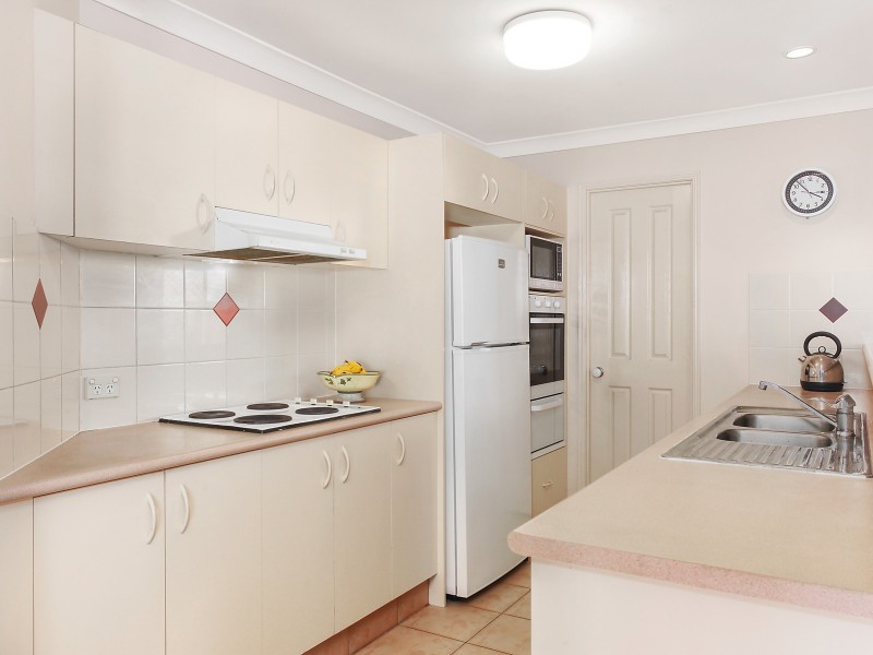 15 Typha Place, Elanora QLD 4221