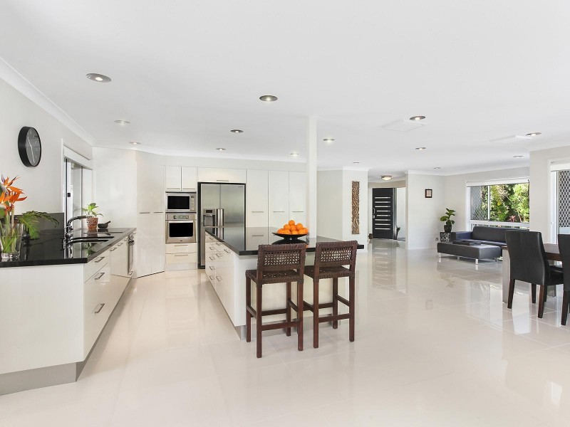 100 Valley Drive, Tallebudgera QLD 4228