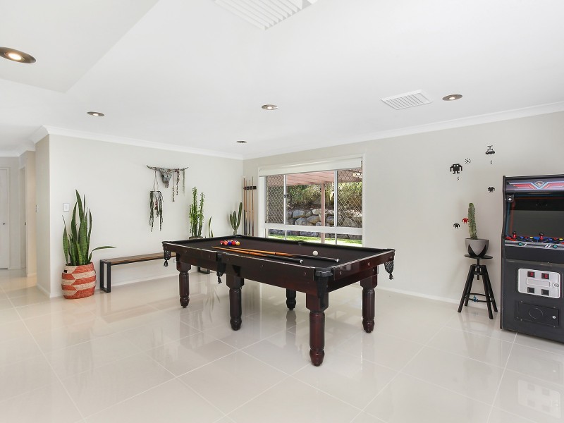 100 Valley Drive, Tallebudgera QLD 4228