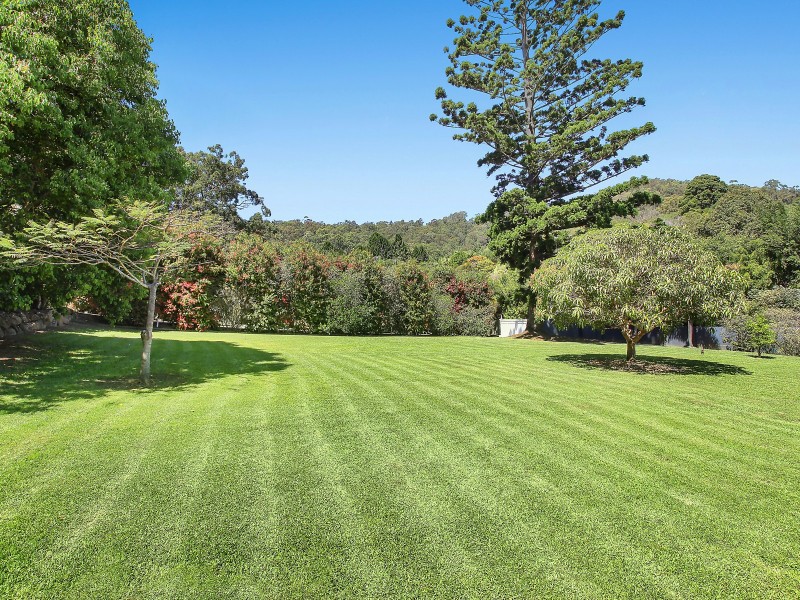 100 Valley Drive, Tallebudgera QLD 4228