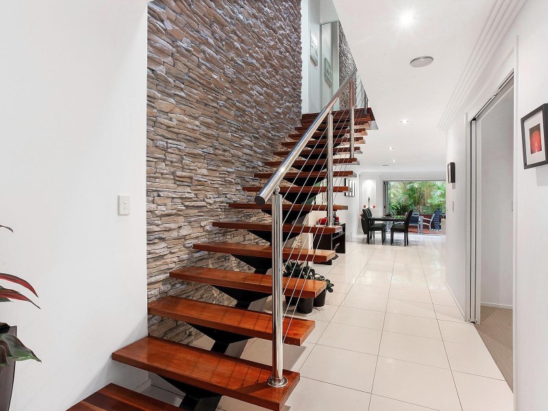 2/110 Slatyer Avenue, Bundall QLD 4217