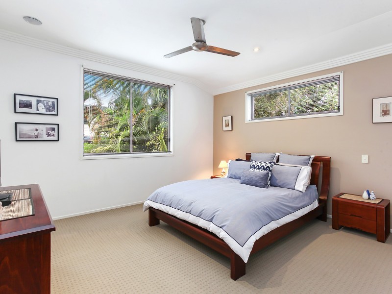 2/110 Slatyer Avenue, Bundall QLD 4217