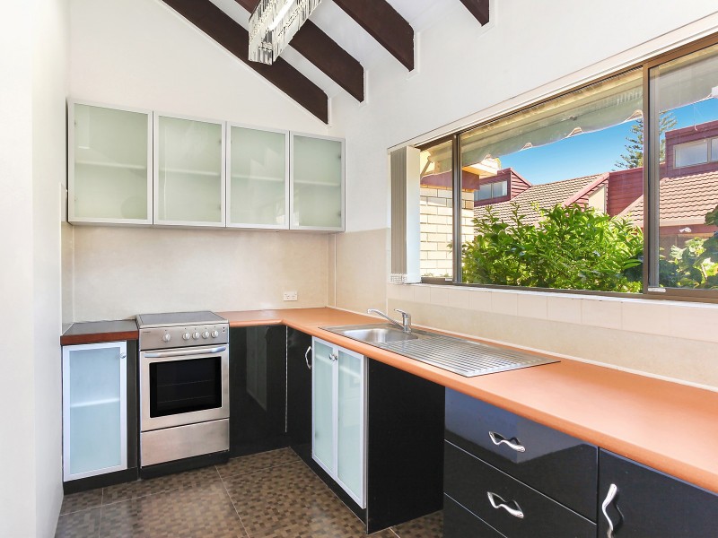 8/7 Lind Avenue, Palm Beach QLD 4221