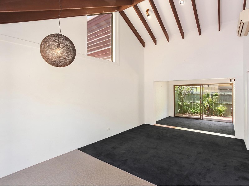 8/7 Lind Avenue, Palm Beach QLD 4221