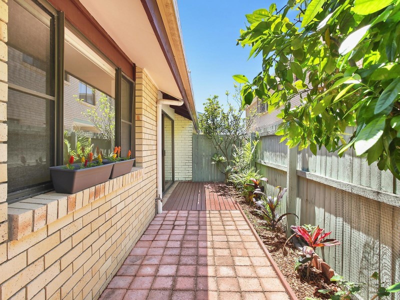 8/7 Lind Avenue, Palm Beach QLD 4221