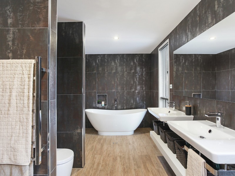 26 Waters Road, Bonogin QLD 4213