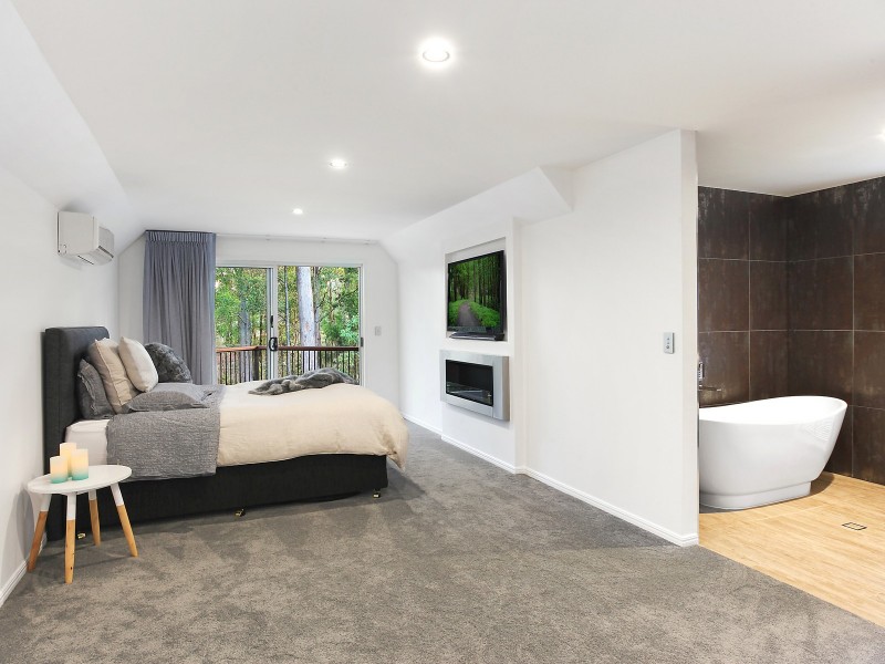 26 Waters Road, Bonogin QLD 4213