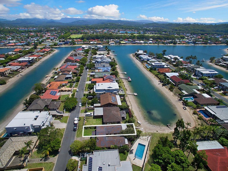 1/3 Barracuda Court, Palm Beach QLD 4221