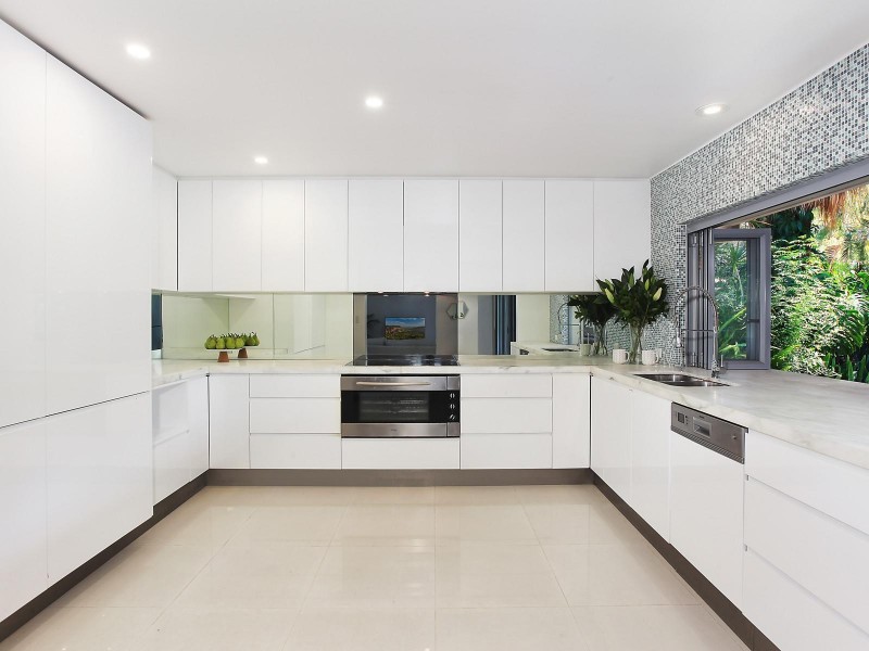 177 Simpsons Road, Elanora QLD 4221