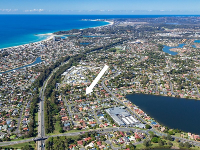 8 Darnel Street, Elanora QLD 4221