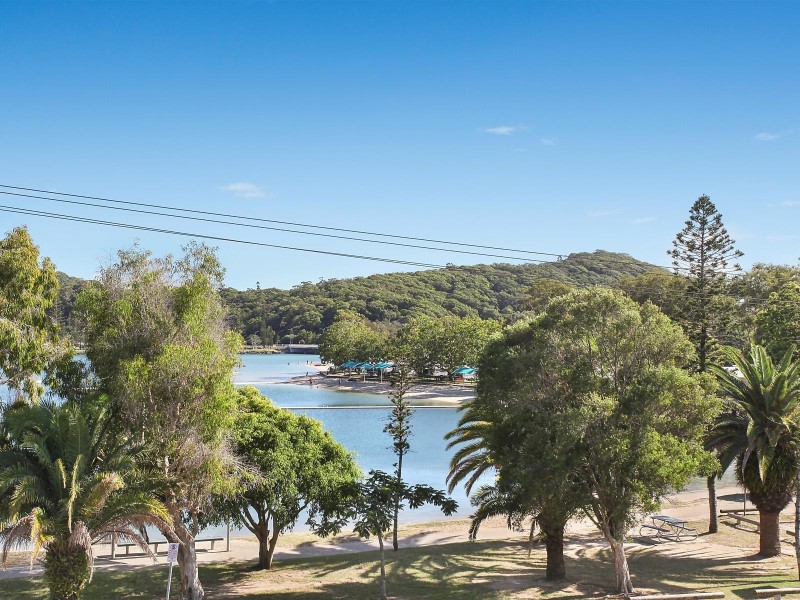 9/4 Murlong Crescent, Palm Beach QLD 4221