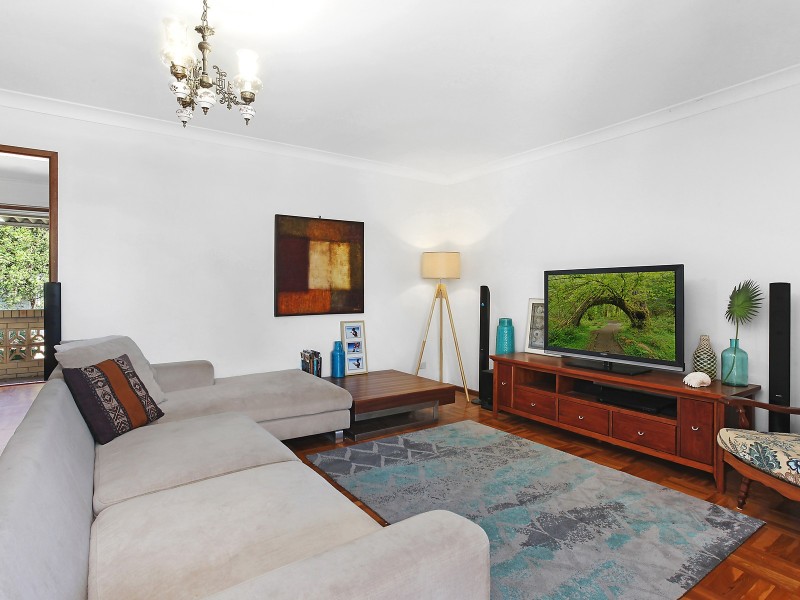 10 Illaroo Street, Palm Beach QLD 4221