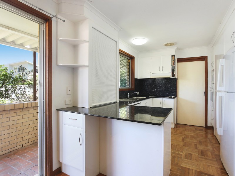 10 Illaroo Street, Palm Beach QLD 4221