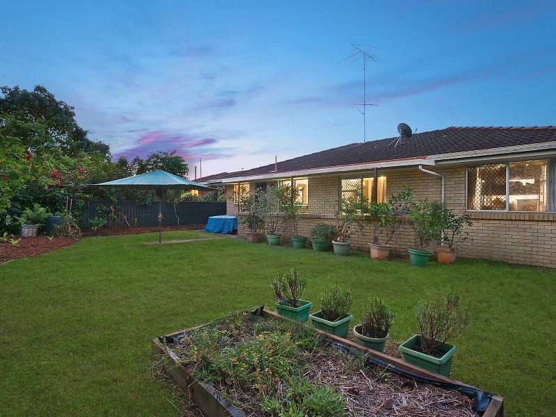 10 Illaroo Street, Palm Beach QLD 4221