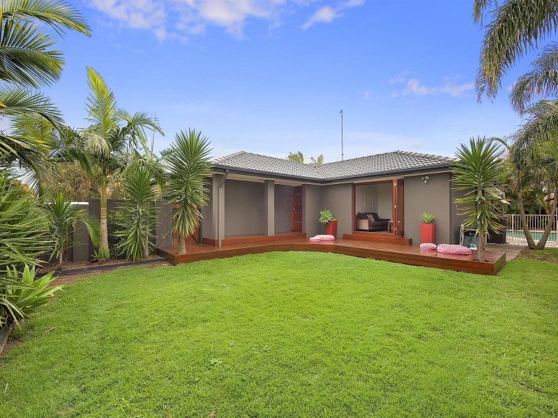 17 Razorbill Street, Burleigh Waters QLD 4220