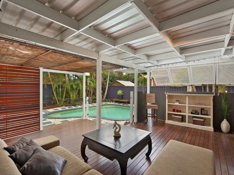 17 Razorbill Street, Burleigh Waters QLD 4220