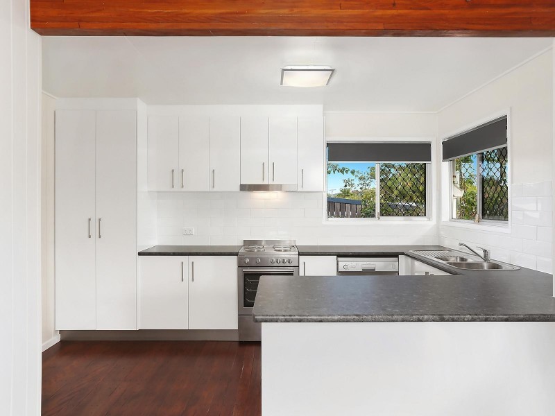 18 Tahiti Avenue, Palm Beach QLD 4221