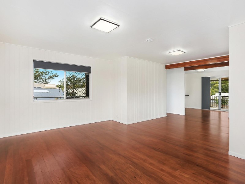 18 Tahiti Avenue, Palm Beach QLD 4221