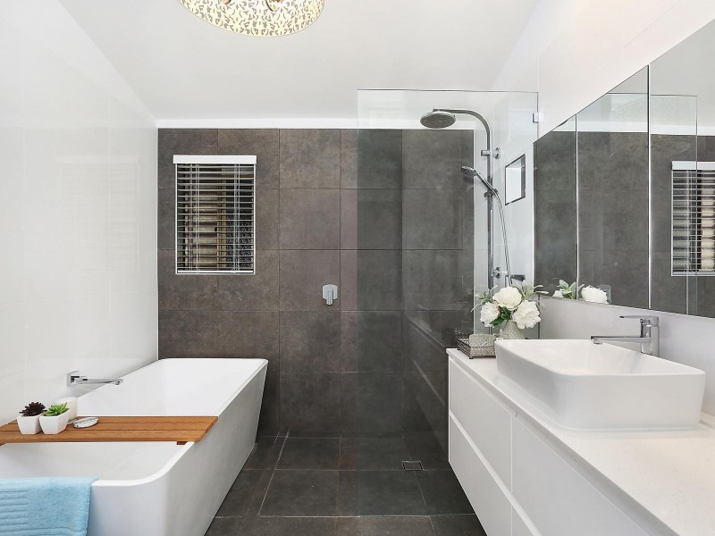 132 Simpsons Road, Currumbin Waters QLD 4223