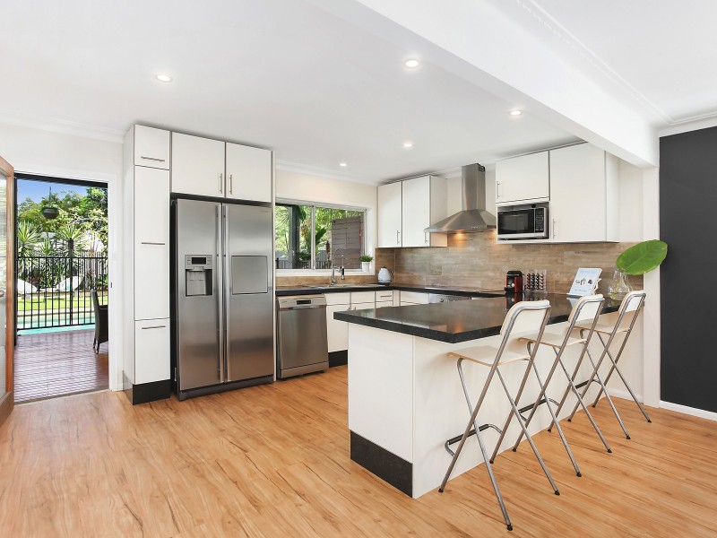 156 Laguna Avenue, Palm Beach QLD 4221