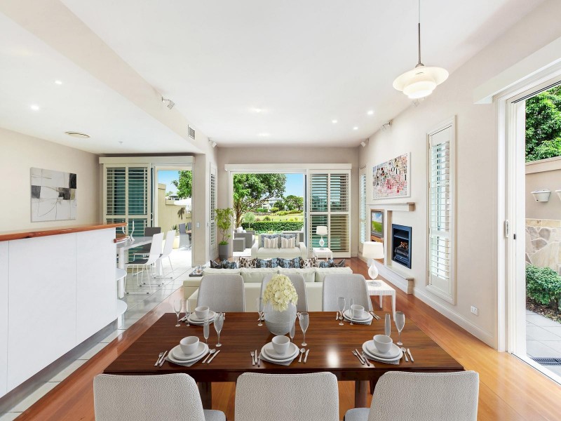 709 Glades Drive, Robina QLD 4226