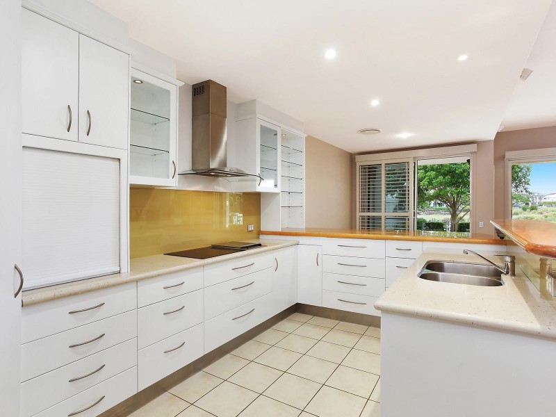 709 Glades Drive, Robina QLD 4226