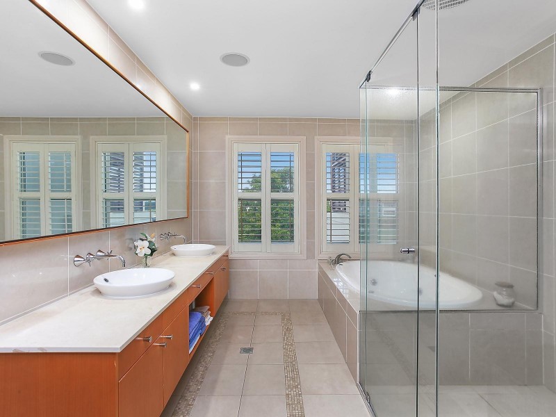 709 Glades Drive, Robina QLD 4226