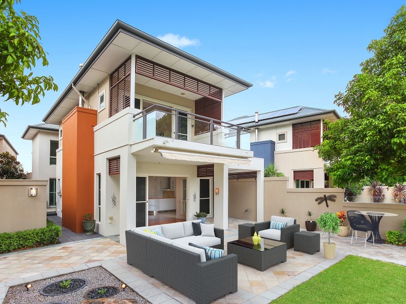 709 Glades Drive, Robina QLD 4226