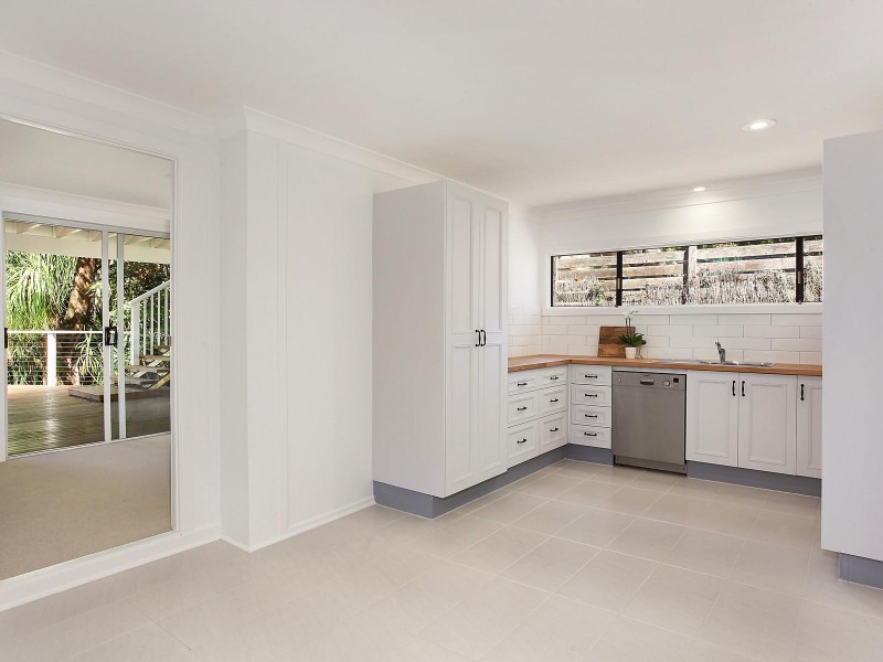 76 Simpsons Road, Currumbin Waters QLD 4223