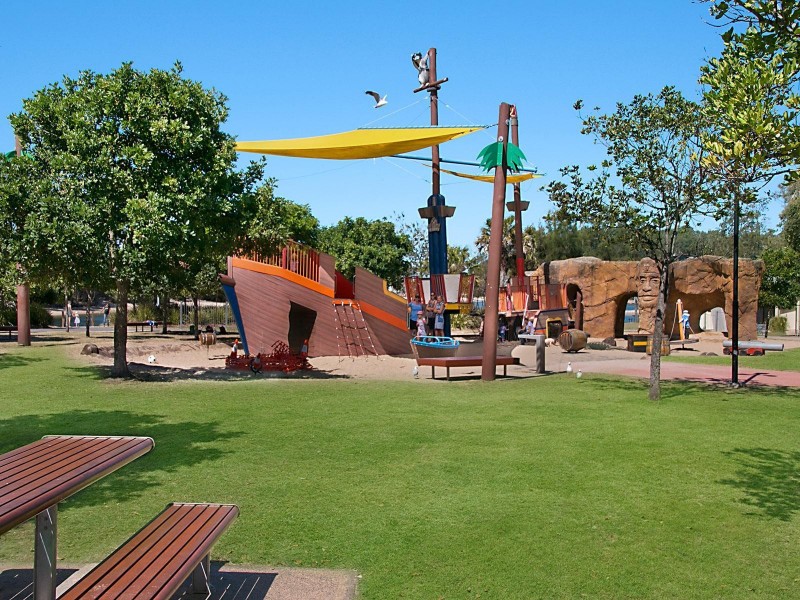 106 Third Avenue, Palm Beach QLD 4221