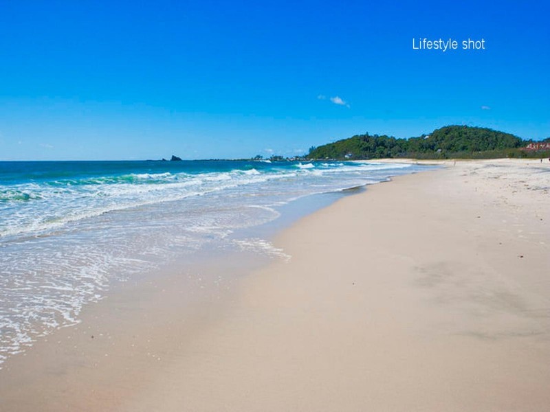 106 Third Avenue, Palm Beach QLD 4221