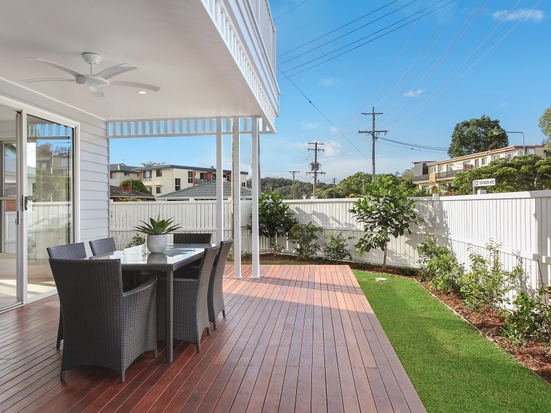 42 Tallebudgera Drive, Palm Beach QLD 4221